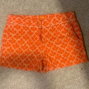 Cotton embroidered shorts.